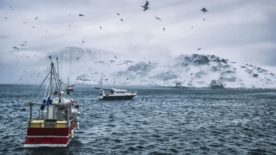 Bateau de pêche au large de la mer de Barents